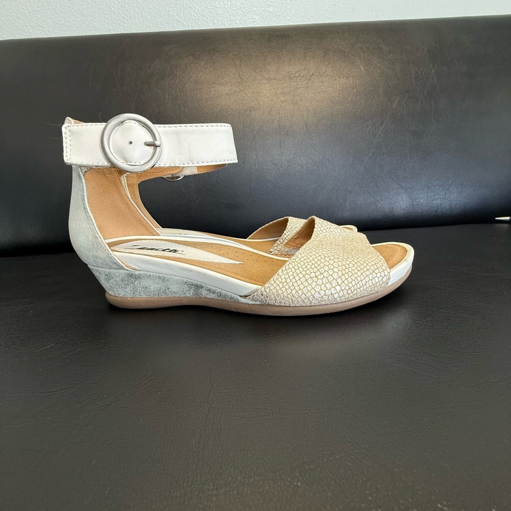 EARTH Hera Sliver/cream snake print shoes sz.6 - Picture 2 of 5
